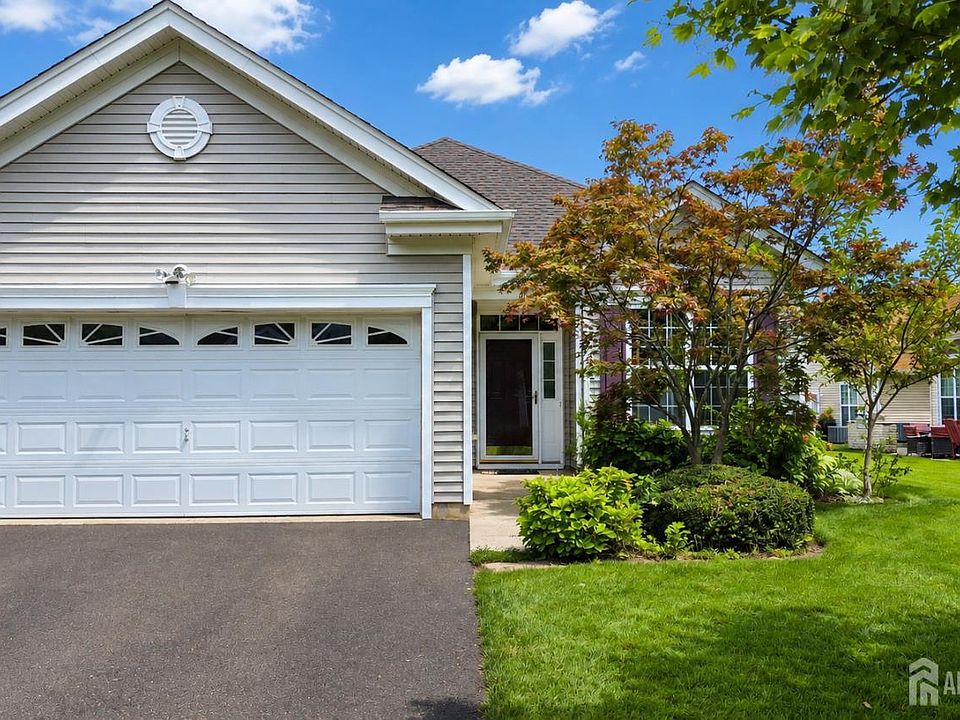 1st image of 81 Prusakowski Blvd