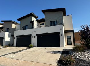 566 E Elmbrook Dr, Washington, UT 84780