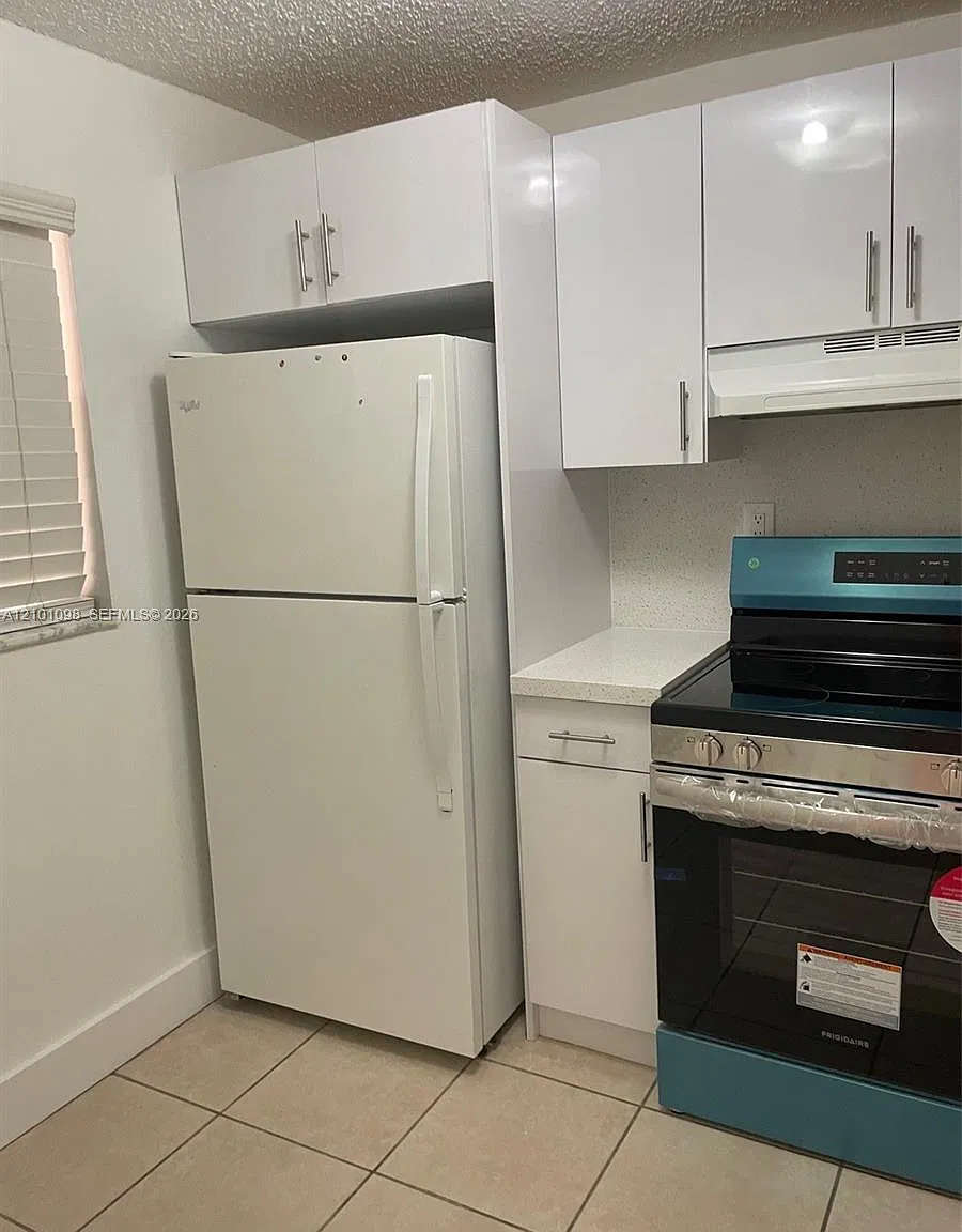 Point South Condo — Photo 3