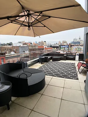 Rented by Extell Marketing Group LLC | media 16