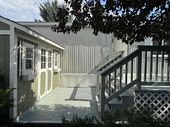 3rd image of 508 Home Pl SE