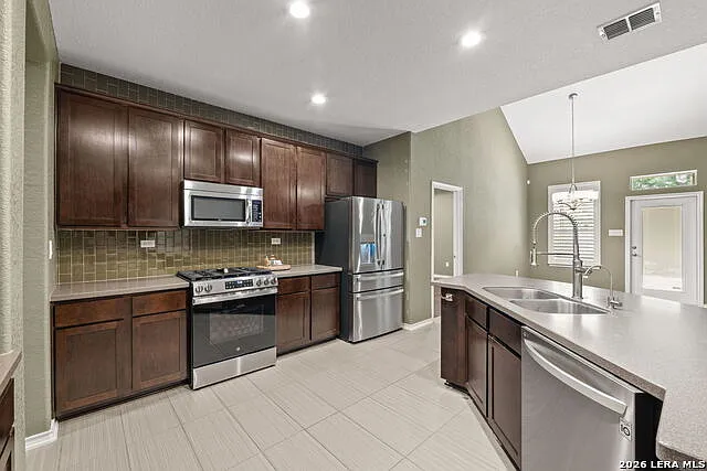 4 bed, 2.5 bath, 2695 sqft, $2,950 — Photo 3