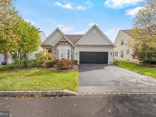 3855 Somerset Dr, Collegeville, PA 19426