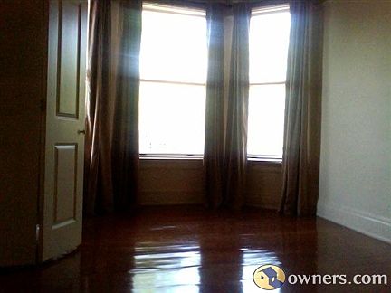 Bay windows on Upperline and St.Charles Avenue