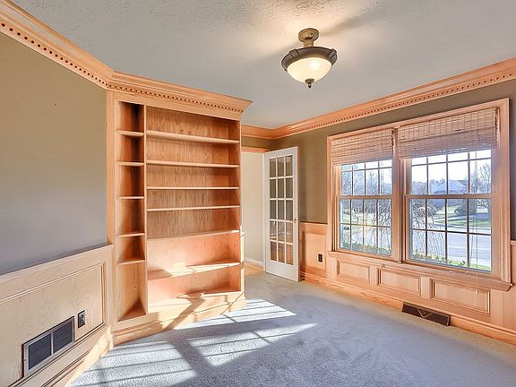5th image of 304 Teal Ct