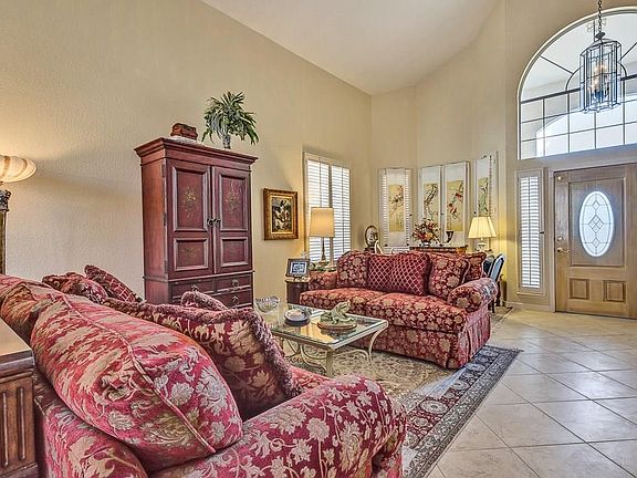 4th image of 525 Moondale Dr