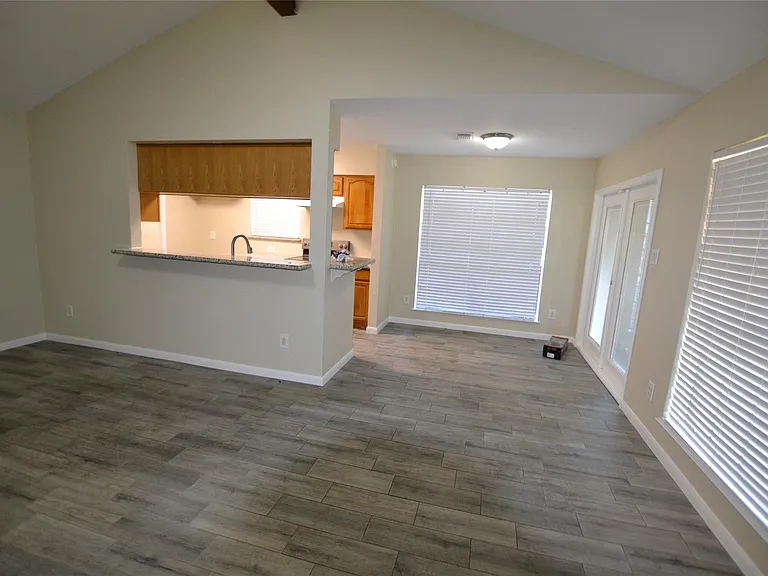 18507 Wood Glen Ln — Photo 3