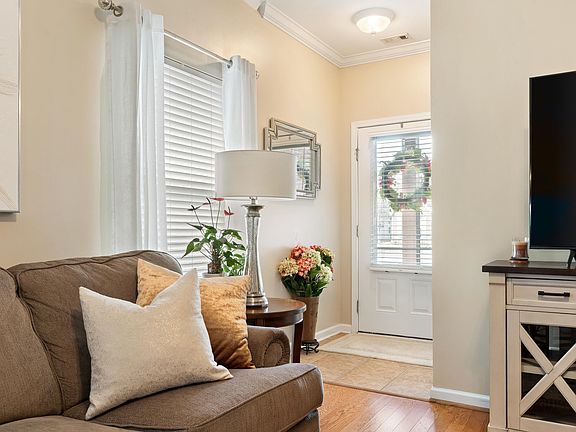 3rd image of 5243 Promenade Dr