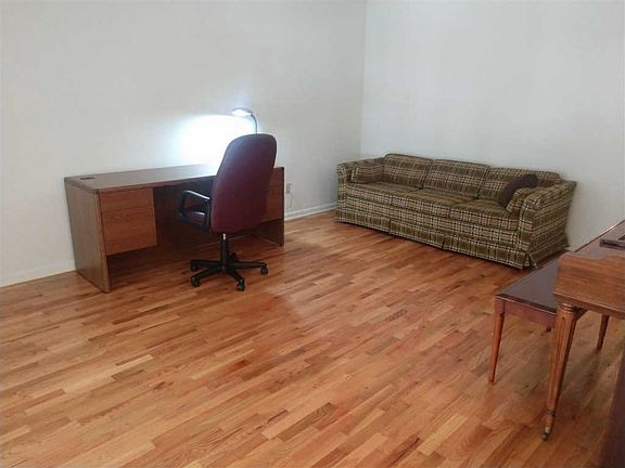 5th image of 736 Hickorywood Dr