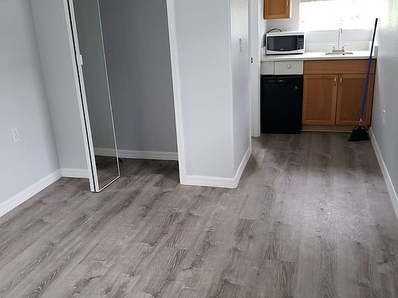 5th image of 2815 Newcombe Ln