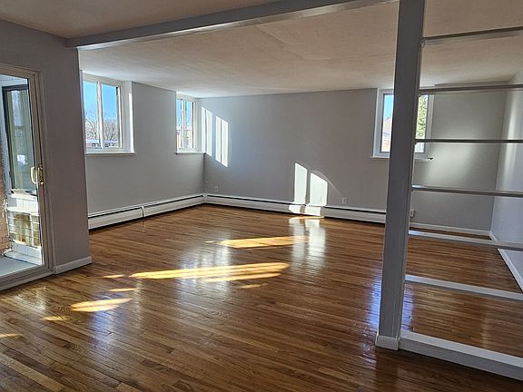 3rd image of 504 Fountain St #B4