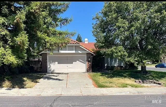 900 Quate Ct — Photo 1