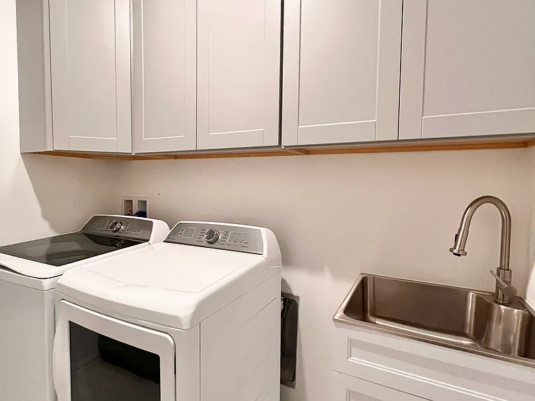 310 Andrew Ct — Photo 44