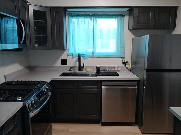 3rd image of 2894 Franklin Ave