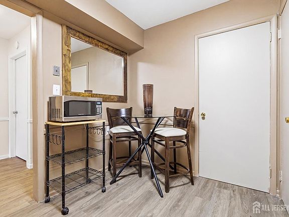 5th image of 7 Dennison Dr #D