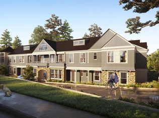 8 Husted Ln #2A, New Canaan, CT 06840