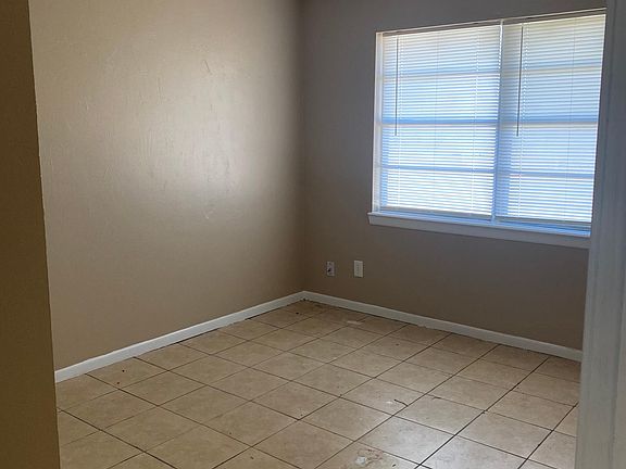 3rd image of 1413 Becky Ct #1413