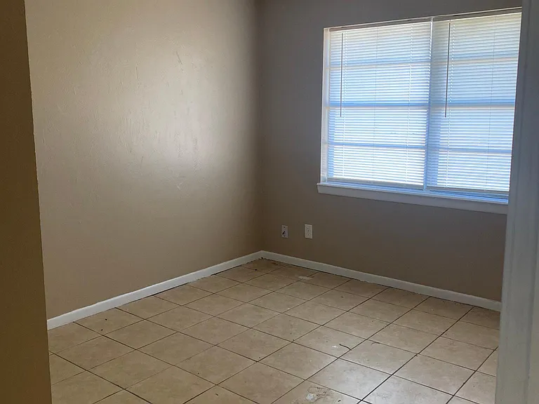 1413 Becky Ct #1413 — Photo 3