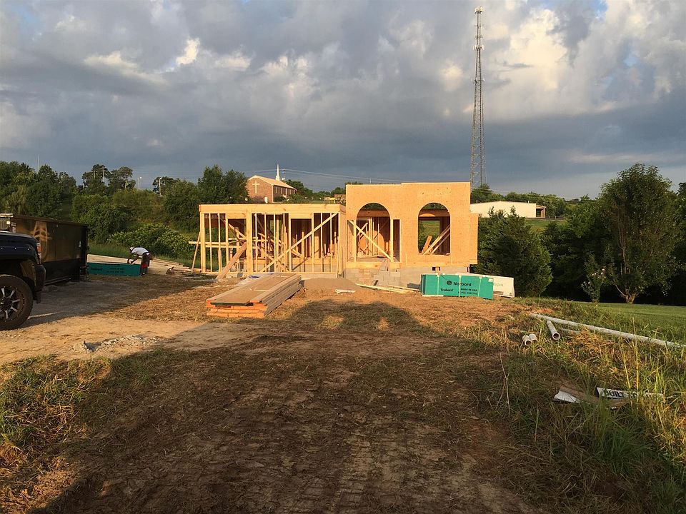 2nd image of 20 Lone Oak Sta