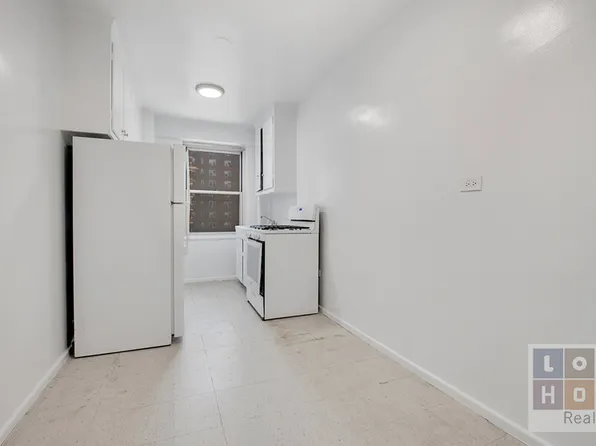 575 Grand Street image 5 of 23