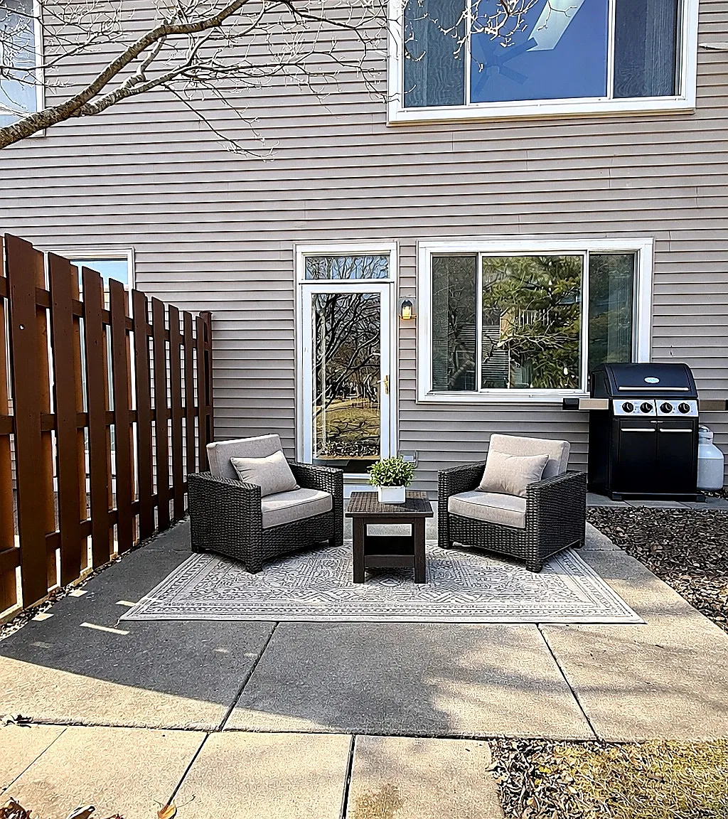 1405 Grayshire Ct — Photo 3
