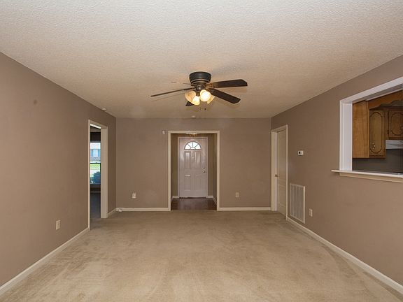 3rd image of 286 Audrea Ln