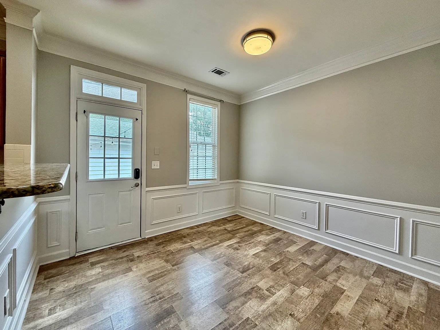 3 bed, 2.5 bath, 1365 sqft, $1,875 — Photo 3