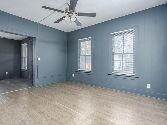 5th image of 124 E Belmont St