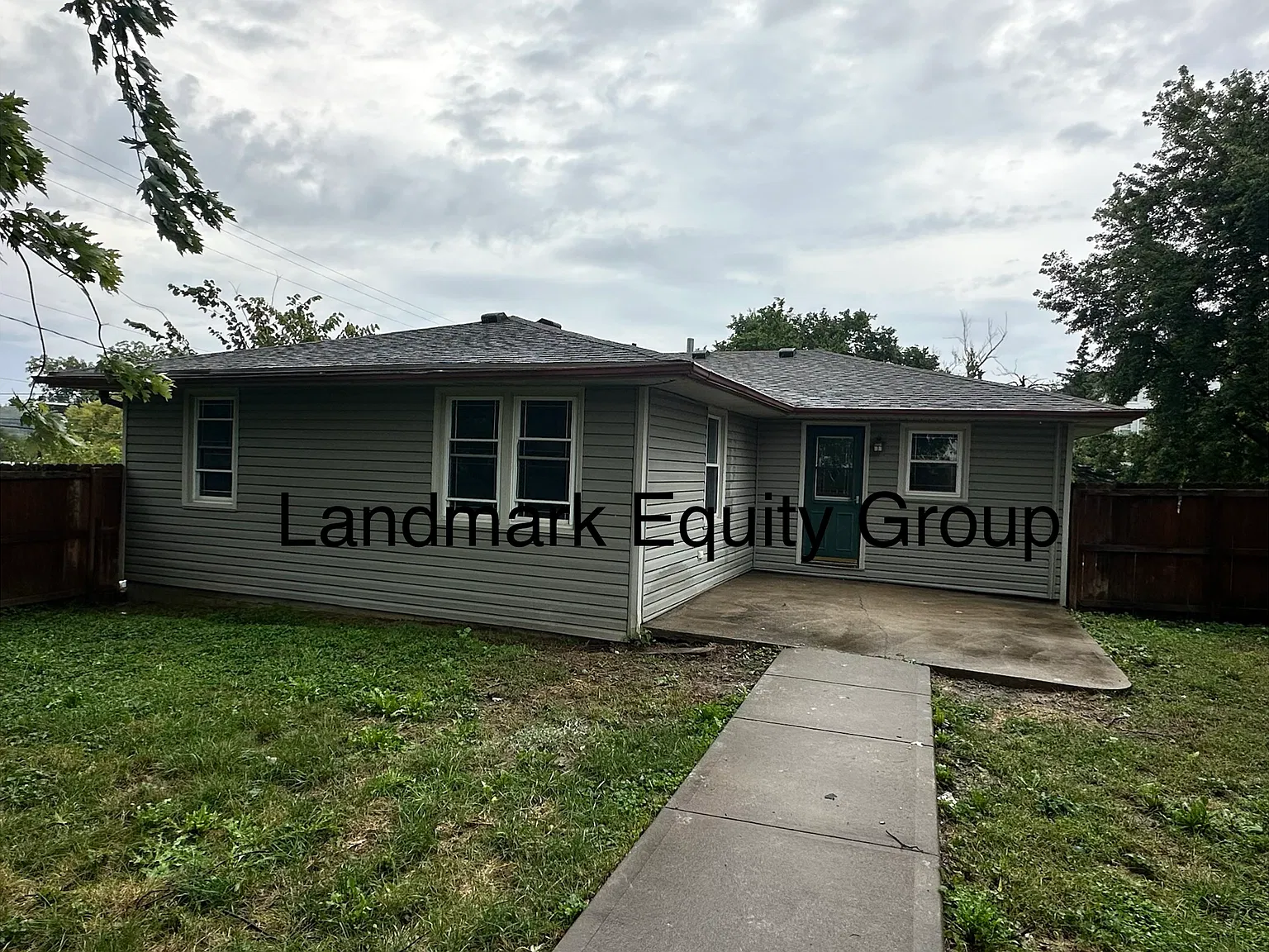 3 bed, 1324 sqft, $1,200 — Photo 2