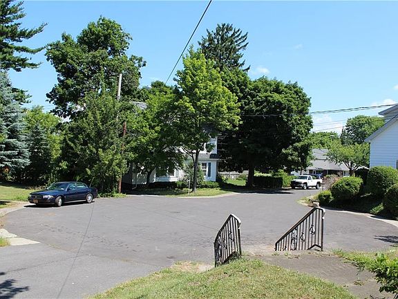 3rd image of 109 Milford Ct