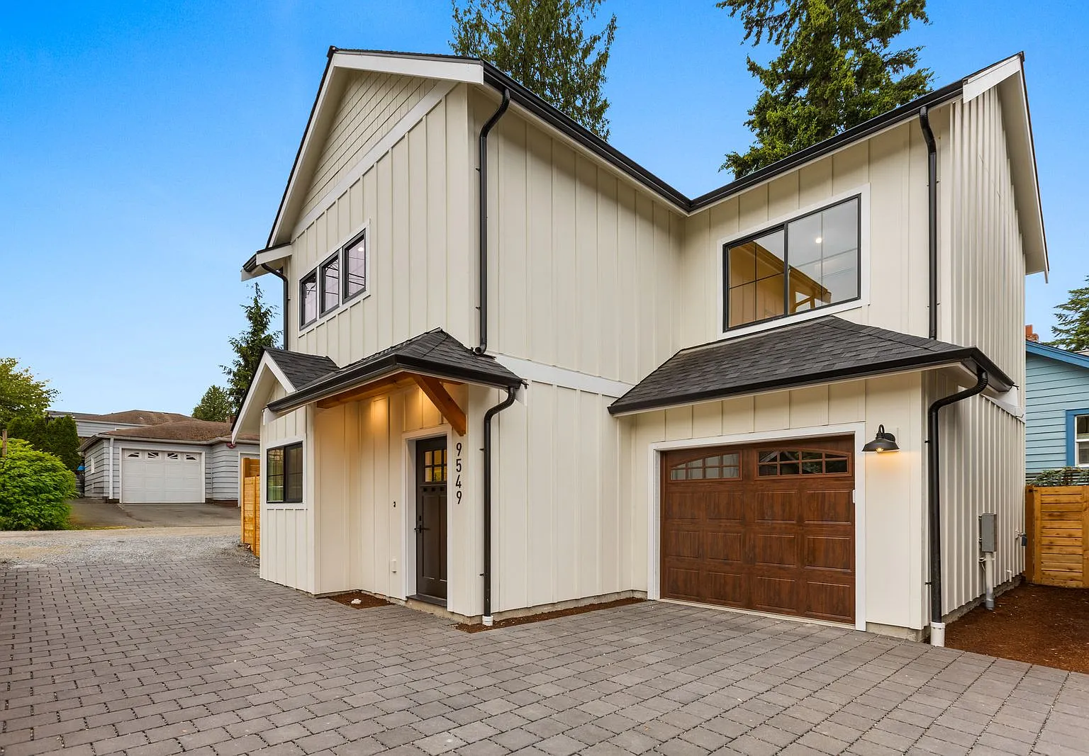 3 bed, 2.5 bath, 1360 sqft, $4,500 — Photo 1