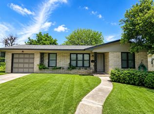463 Cherry Ridge Dr, San Antonio, TX 78213