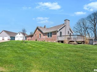 1122 Sun Rd, Washburn, IL 61570