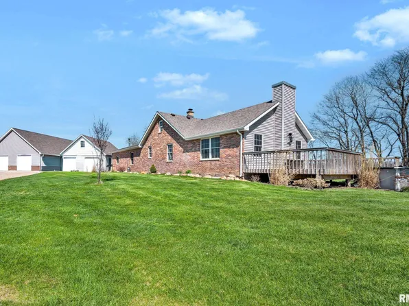 1122 Sun Rd, Washburn, IL 61570