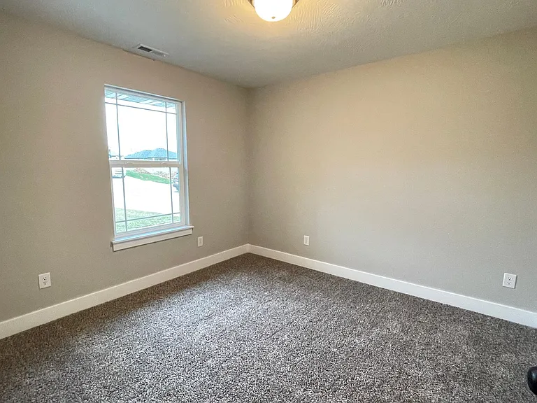 6002 S Iris Ln — Photo 10