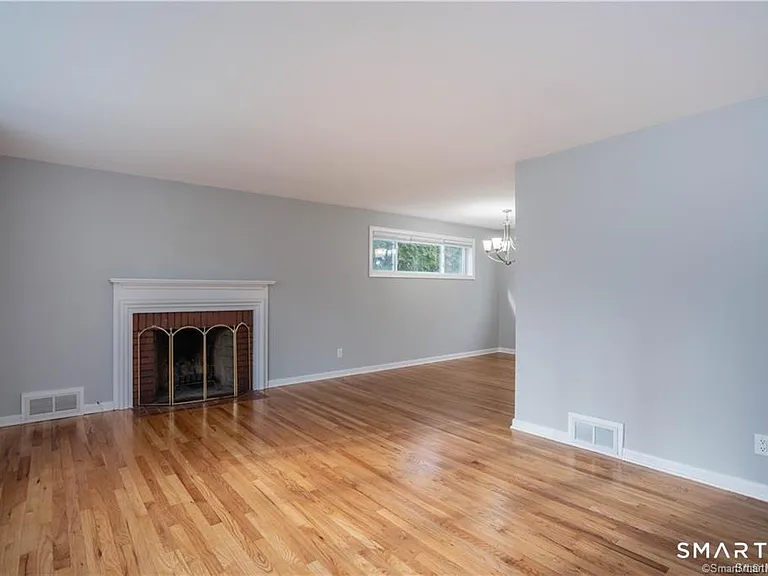 34 John Smith Dr — Photo 6