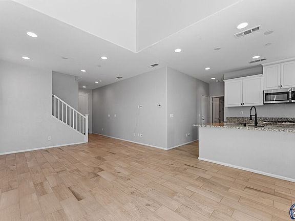 2nd image of 305 Paseo Gusto #220