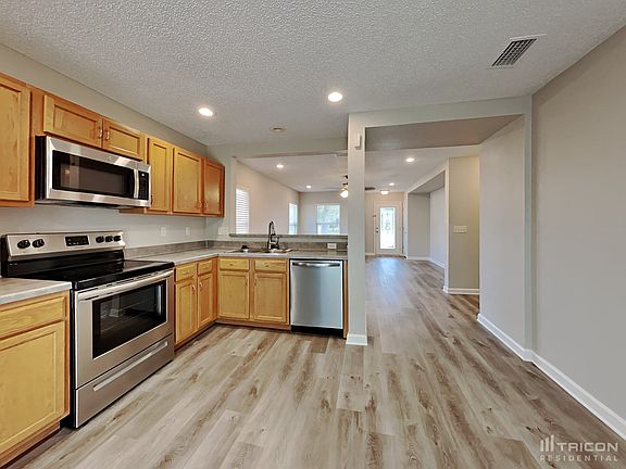 4th image of 11626 Brian Lakes Dr