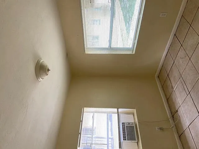 709 11th St #2 — Photo 2