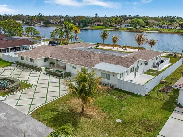 11012 SW 117th St, Miami, FL 33176