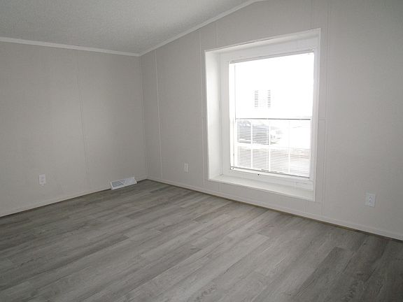 3rd image of 5466 Dorchester Dr #439