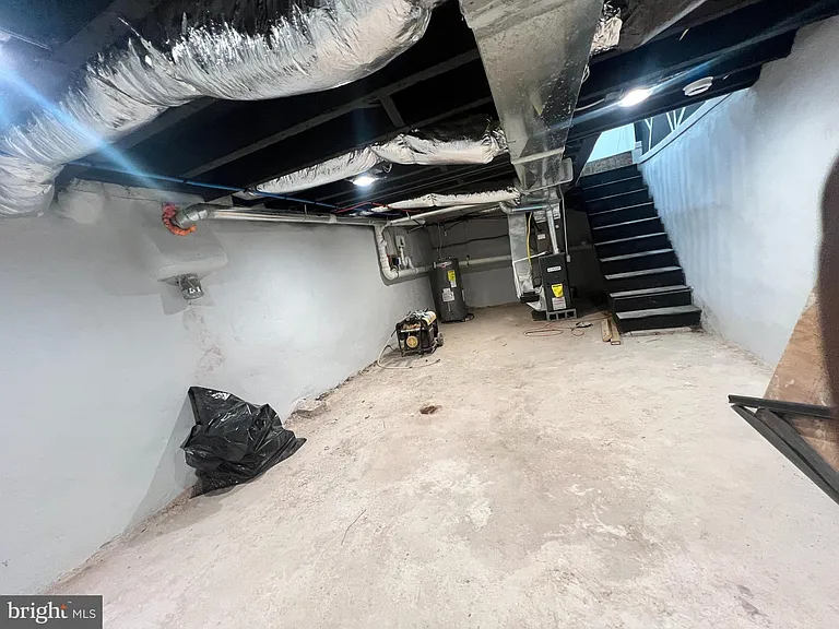 2145 N Dover St — Photo 8
