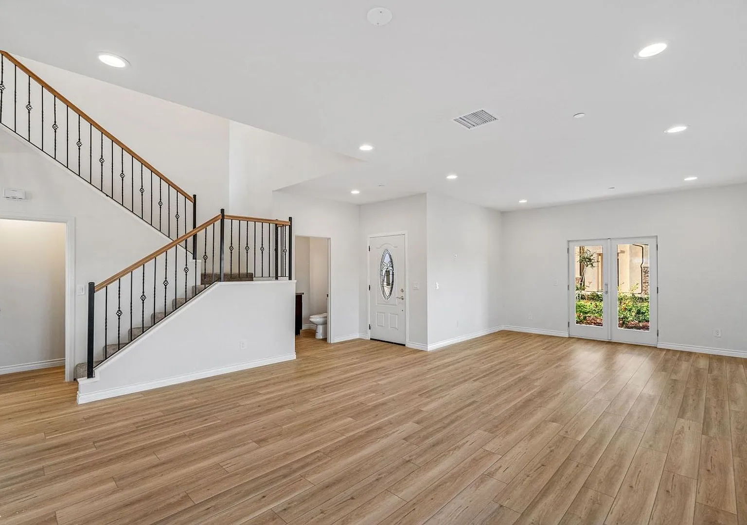 5 Bedroom house with view — Photo 3