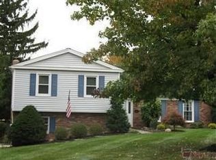 190 Greenbriar Dr, Aurora, OH 44202
