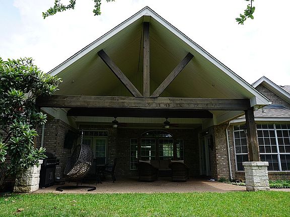 2nd image of 1021 Summer Field Cir