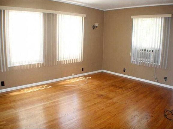 3rd image of 814 Westchester Pl