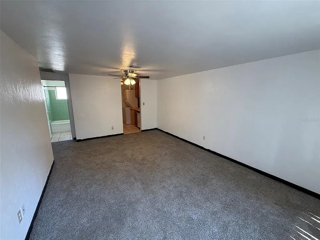 2 bed, 1.0 bath, 672 sqft, $1,200 — Photo 2