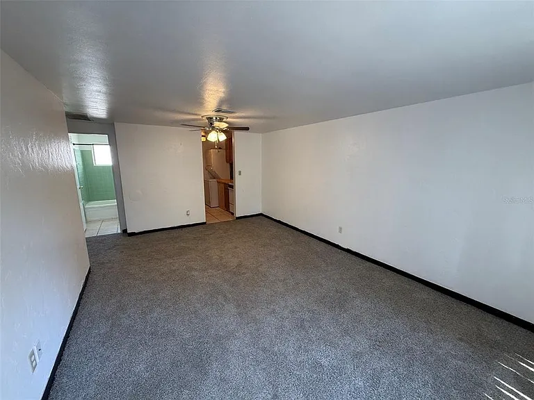 912 SW 6th Ave — Photo 2