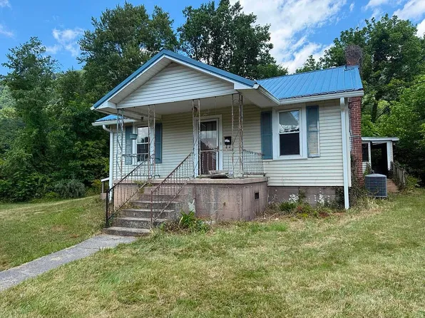 2217 5th Ave E, Big Stone Gap, VA 24219