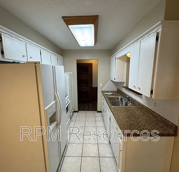 7625 S Sherwood Ave — Photo 6